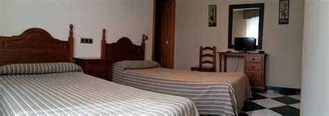 Iscar Hotels from S$81 .
